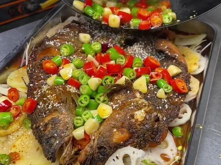 为什么饭店做的烤鱼那么好吃,在家里就做不出来呢,像我这样做,你也能学会#抖音美食创作人 #烤鱼