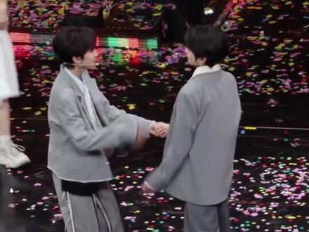 哥我来给你打歌了我一直在笑@李飞李飞马上起飞 #李飞 #李飞李飞马上起飞 #奇文