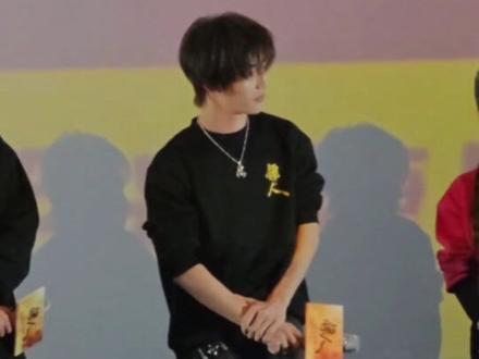 能在现场听到前辈这样夸你 好像一路上的辛酸苦都消失了 林秋楠 我说你是我们的骄傲!@Chaney林秋楠 #吴京 #林秋楠 #镖人路演