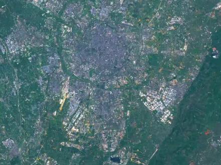 为什么成都让人感觉“超大”?因为成都本质上是城市群超级大都市