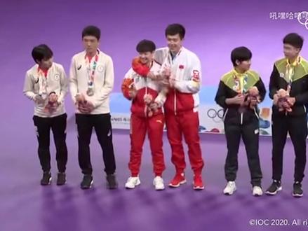 #小太阳孙颖莎 #王楚钦 #因为热爱所以坚持 #记录精彩瞬间 考古考到青奥会,每个片段都很喜欢,什么时候才能再见你们光明正大的站在彼此身后,为你鼓掌,呐喊加油