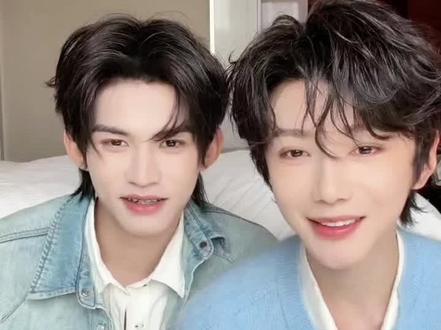 #云熠 #郝熠然 #云旗 普普给云旗科普两颗西柚的梗,但是我觉得云旗在故意装不懂,就想让普普当着我们的面说出来,就当我在硬#磕糖 吧!