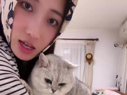 张欧欧跟芬妈撒娇,真的好可爱~ 直播录屏来自于@芬儿妈很温柔
#芬儿妈很温柔 #芬儿头是猫不是猪 #张欧欧 #老芬儿 #芬儿妈