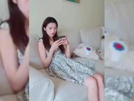 挑战叫女朋友不同称呼,女友反应太逗了,一声孩他妈脸瞬间红了! #搞笑 #搞笑视频 #情侣搞笑