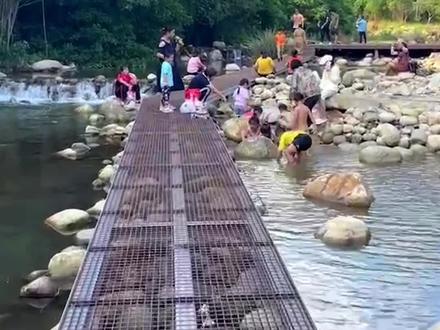 #山间小溪 #清澈见底的水 兰门康养古村