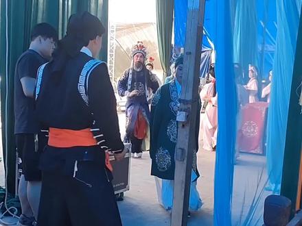 #河南豫剧 #戏曲 #谁说戏曲不抖音 #青年戏曲传播者 #台上一分钟台下十年功
为什么戏曲人能吃常人不能吃的苦,受常人不能受的罪,我们的职业道德告诉我们,当我们站在舞台上的那一刻
———“戏比天大”,戏曲人加油!✊