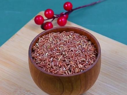别名“胭脂米”的红糙米,煮出来是香甜软糯的。#五谷杂粮 #红糙米 #简单美食 @抖音小助手