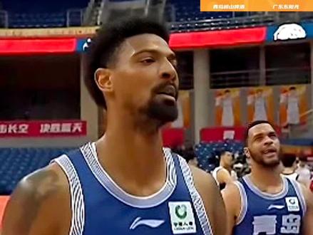 CBA青岛国信主场惜败广东东阳光,青岛队在用人方面存疑,刘维伟赛季末到处送温暖!#CBA #青岛男篮 #广东宏远 #王奕博 #刘维伟