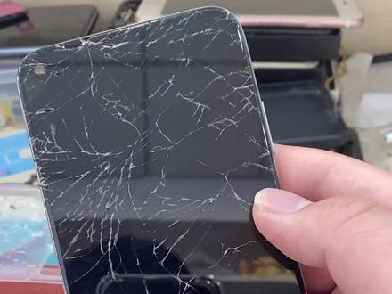 给老铁们更新一个华为nova6se的屏幕总成维修过程