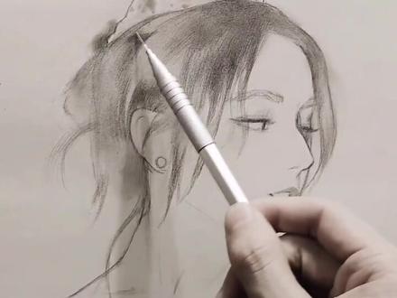 迪丽热巴,无论怎样都有这气质#手绘 #素描 #想画就画