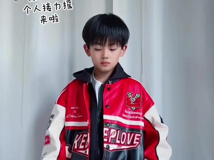 单人版的接力摇变装秀来啦~喜欢哪套? #接力摇 #接力摇摆舞挑战 #年末来跳热舞接力摇 #55摇 #丝滑变装