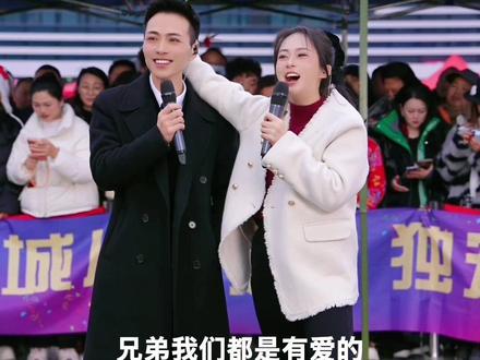 小白牙索图互动搞笑视频#小白牙 #索图 #互动 #搞笑 #直播录屏分享 @🌊小白牙 @索图