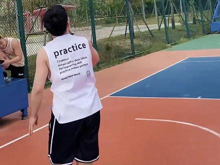 当你把一个技能修炼到极致:滚球过人#安踏灵丹 #打响外场