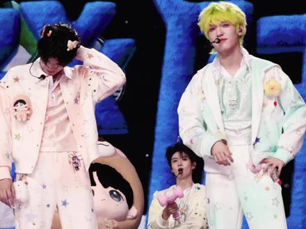 浪漫主义怎么能少的了极禹#极禹 #张极 #张泽禹 #浪漫主义演唱会