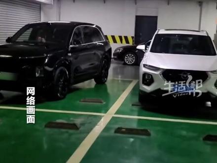 8月7日,“理想汽车法务”称,出现大量针对理想车主负面评价,有“幕后黑手”,将动用法律手段维权,网友依然“玩梗”不停。目前,理想官方账号“仅允许互关朋友评论”。