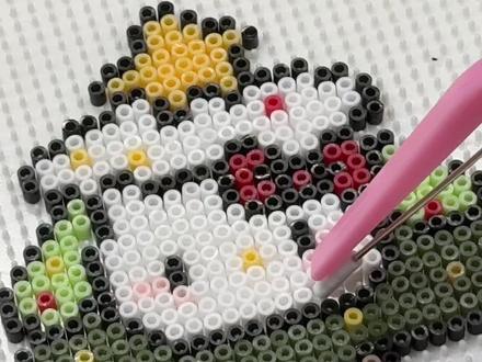 拼豆第2天 给闺蜜拼个圣诞树kitty #手工diy制作 #手工挂件 #手工创作 #拼豆 #圣诞礼物