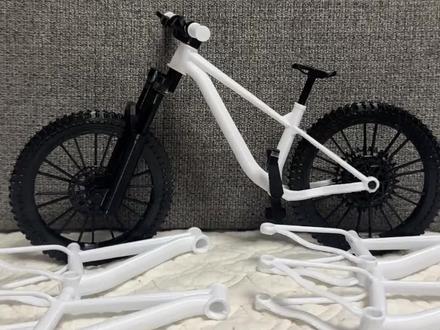 硬尾模型上架 #玩转3d打印 大家期待已久的硬尾上架了
#硬尾山地车 #3d打印 #自行车模型