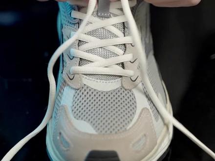 你是不是还在这样系鞋带!#美津浓官方旗舰店 #运动 #跑鞋 #鞋带系法 #时尚