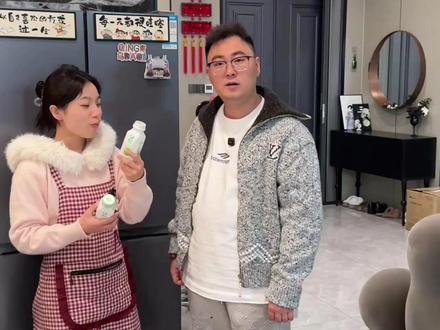 姐妹们这款轻上的椰子水是真的好喝,而且椰子水是天然电解质水,管理期也可以放心喝!#超便宜超划算 #好物推荐 #椰子水 #饮品推荐