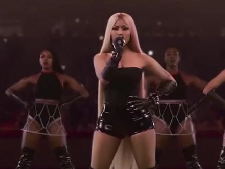 全网疯狂!#NickiMinaj 本周最火爆单曲#SuperFreakyGirl 横扫多个iTunes冠军!成为本年度登顶数最多女说唱单曲!没人能拒绝收听!你还在等什么?#欧美音乐 #翠微浦西音乐台 #乐评计划