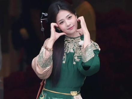 菠萝依旧饭撒小天才 跳舞萌妍#白鹿 #跑男