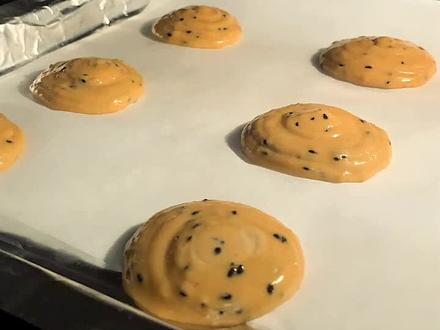 今天分享家常版#麻薯包的简单做法,外酥里糯浓香Q弹,而且一看就会#烘焙 #跟着抖音学做菜