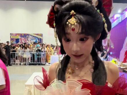 护妻狂魔悟空宝宝#gscg #cos#在下悟空是也 #剑网3 #YCG漫展 @在下悟空是也