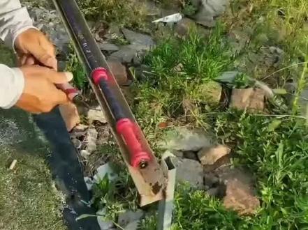 延展10cm是什么效果,用视频说话2。通判竿止是专门争对限竿线总长专门开发的一款竿止,在竿止的外圈集成了滚珠,滚珠在量线台上受力可以滚动,从而克服量线台的摩擦力与竿子的重量,达到线在上大鱼以后,可以增强线的恢复回弹,这样量线更准确!!!@寨主钓大鱼 #原来钓鱼才是抖音运动顶流 #爱生活爱钓鱼 #高性能实用工具 #钓鱼