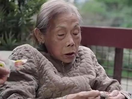 两年间谷爱凌奶奶变化超大,90岁后身体却不如从前