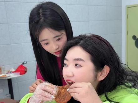 哈哈哈哈七七来搞笑的 #爆笑办公室花絮