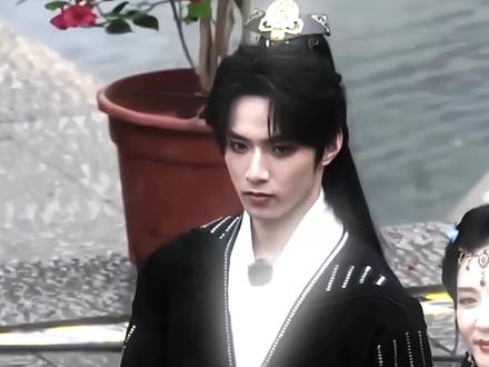 小裴将军我们大年初一见喽!#刘耀文 #镖人 #fyp