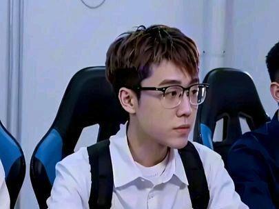 《情歌》: “相爱的人请多一点信任,别让猜忌毁掉真爱”#情歌 #信任 #黑白#陈泽#陈泽二创大赛 @陈泽666