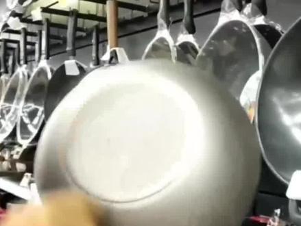 央视曝光“夺命铁锅”,每年流入市场50万口,为何屡禁不止?(2)