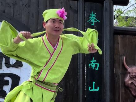 老嫂子团队舞蹈串烧#万岁山武侠城 #万岁山老嫂子 #万岁山斗舞还是太有节目了 #来万岁山武侠城看斗舞了