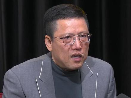 “用人民币才给过”——伊朗这波操作,你看懂了吗?特约评论员刘和平分析,伊朗一边推高油价帮俄罗斯,一边力推人民币拉中国,这盘棋下得高明。你觉得美国会怎么接招?#直言不讳 #刘和平深度解析 #媒体精选计划 #精选主播说