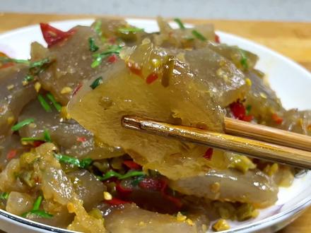 1碗红薯粉4碗水做成豆腐,软糯劲道好好吃,比吃肉还过瘾