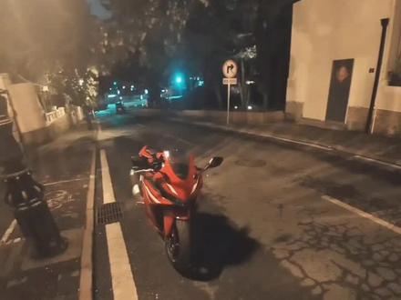 cbr500rfour首次测评 怎么办啊,好多异响,在线等,挺急的……#新车测评 #cbr500rfour #夜景机车街拍 #cbr500rfour测评 #本田摩托