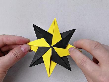 小猴子教你折一个一看就会的八角飞镖,还能秒变炫酷小陀螺,0成本3分钟就能搞定,孩子玩了一整天,赶紧动手试试吧!#自制玩具 #手工DIY #亲子手工 #创意手工 #一学就会系列