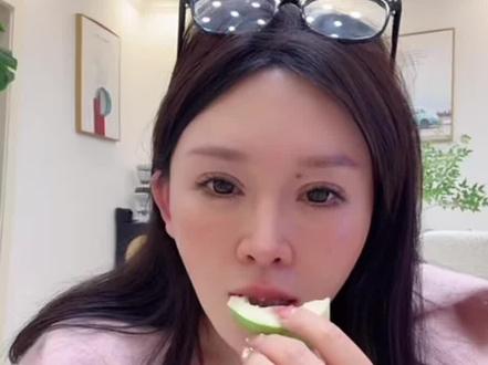 瑶瑶只是没找到自己的定位,让我们期待活泼开朗自信的瑶瑶回归#龙浩天 #Ai瑶瑶