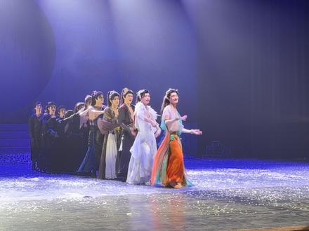 我对大家的建议是,类似的舞剧咱们可以去北京以外的地方看看,北京场,太绿色、太健康了🫠#翎衣 #翎衣舞剧 #舞剧翎衣