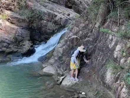 带你游山玩水~#大山深处自然美山清水秀好风光 #好山好水好心情 #喜欢爬山🏃感受大自然的气息🍀 #醉美花海季 #山清水秀鸟语花香