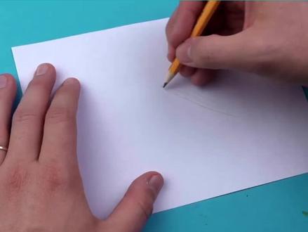 画个蓝朋友的拳头穿透手掌的视觉效果#彩虹朋友 #儿童绘画