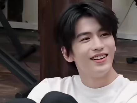 娱乐圈公认的帅,才是真的帅...#张凌赫#权威脸 @张凌赫 #流量