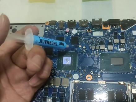 更换散热硅脂教学
#笔记本维修 #电脑知识 #电脑配件