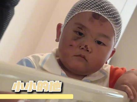 小小的他却扛起了守护妈妈的责任#妈妈 #小孩 #母爱 #温暖 #男子汉