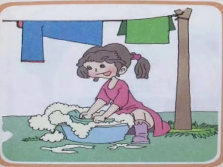 一二年级必考看图写话,《帮妈妈洗衣服》,家长替孩子收藏学习#看图写话范文 #一年级下册 #二年级下册 #洗衣服