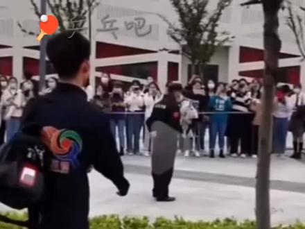 酷盖:你猜我为什么外号叫酷盖😥 #国乒 #乒乓球 #周恺