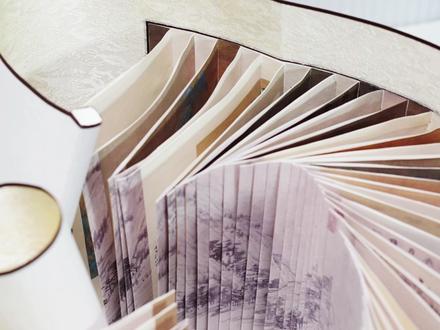 自制非遗龙鳞装立体书|纸上游龙承古韵 我把千里江山图和富春山居图放入了龙鳞装里
真的太喜欢啦~
#手工 #内容搜索启发 #自制立体书 #龙鳞装 #千里江山图