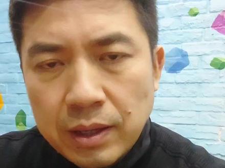 组织结构多达八层的公司 河南最低调的富豪,瑞茂通创办人万永兴深陷债务旋涡。这家公司业务很清晰,治理很复杂,200多家公司#瑞茂通 #渔社 #万永兴 #中瑞实业