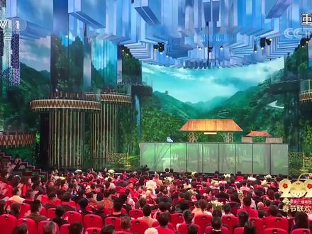 2020央视春晚,谢娜肖战鞠婧祎爆笑演绎小品,(喜欢你喜欢我)。